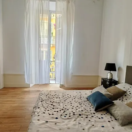 Daire T5 Tout A Pied Ajaccio (Corsica)